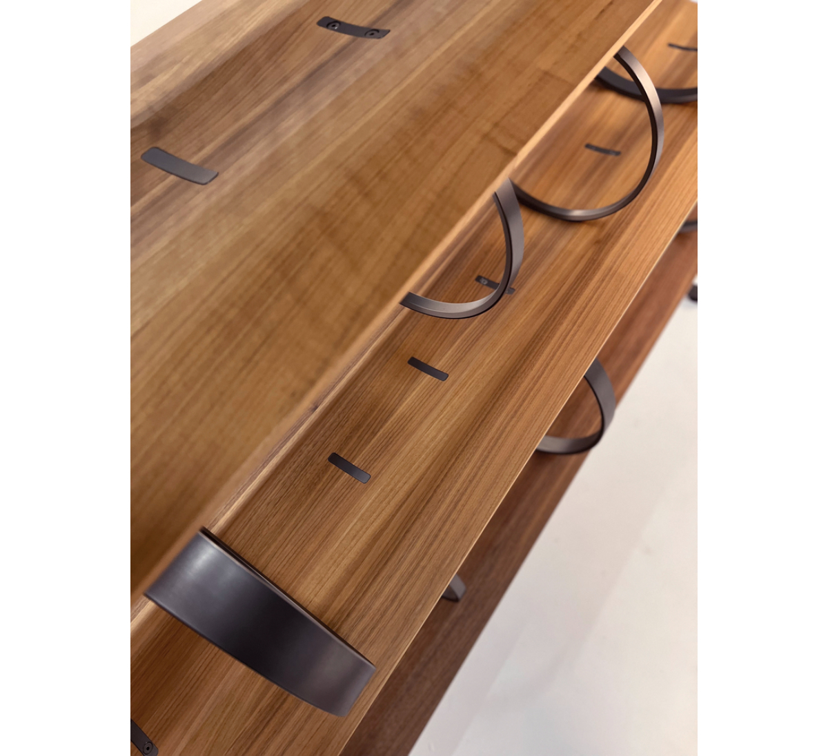 Стеллаж FLYING CIRCLES Ceccotti Collezioni, стоимость 2 200 000 руб.  Фотография 3